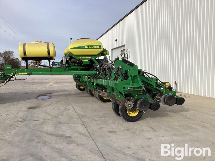 john-deere-1790-image-12