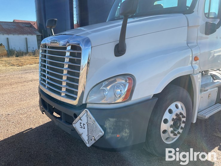 freightliner-cascadia-125-image-11