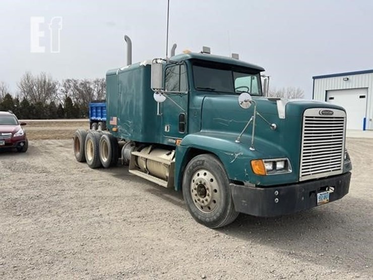 1997-freightliner-fld120-image-3