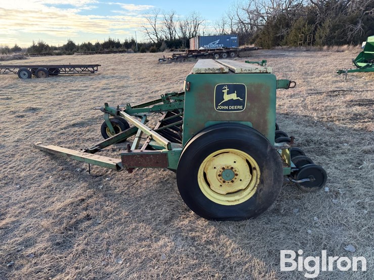 john-deere-8300-image-8