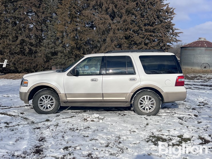 ford-expedition-xlt-image-8