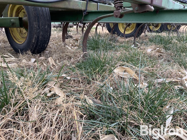 john-deere-25-image-17