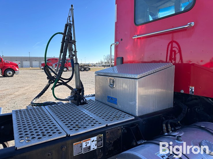 2019-kenworth-t680-image-17