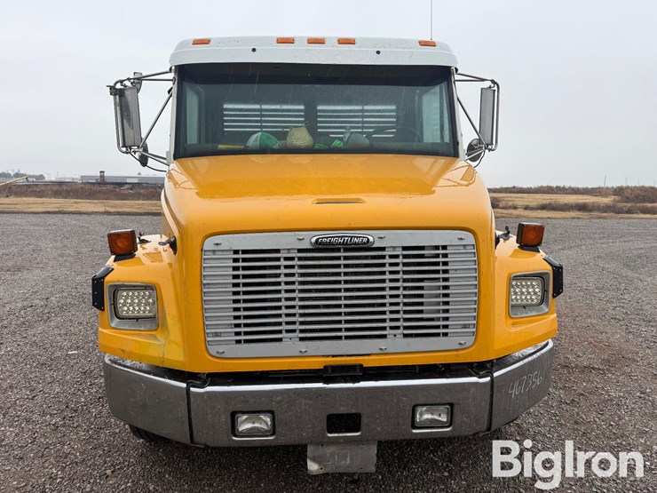 freightliner-fl60-image-2
