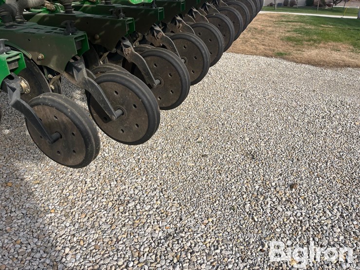 great-plains-bd7600-26-image-9