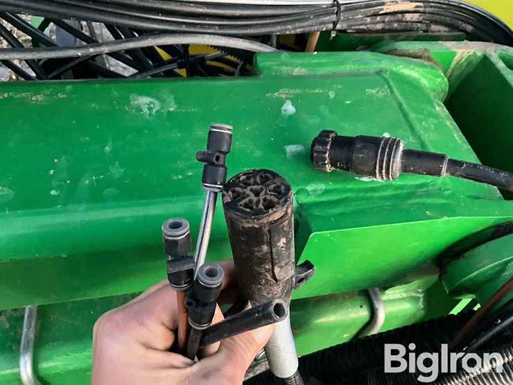 john-deere-1720-image-14