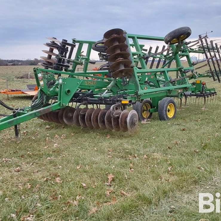 JOHN DEERE 726
