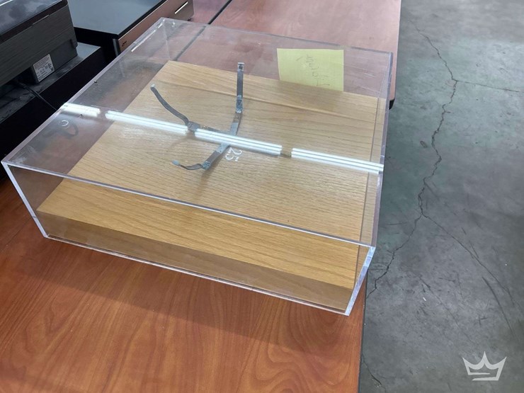 mini-display-case-image-2