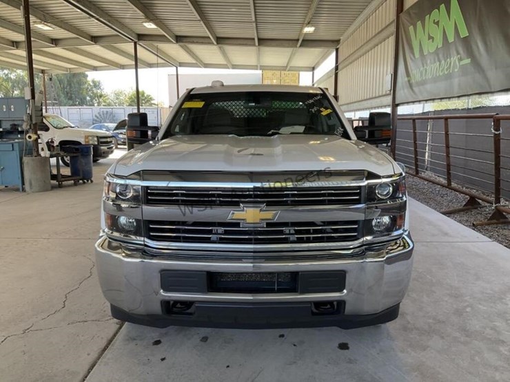 2015-chevrolet-silverado-2500-image-3