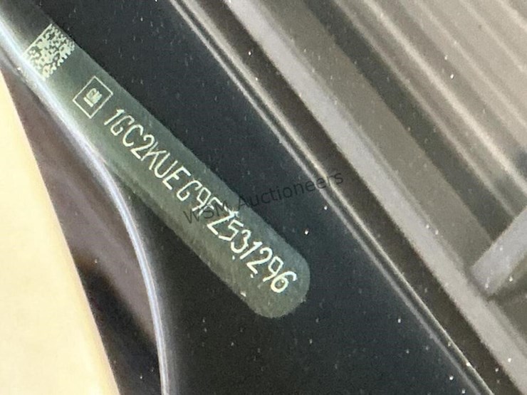 2015-chevrolet-silverado-2500hd-image-16