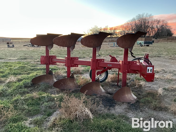 international-140-image-4