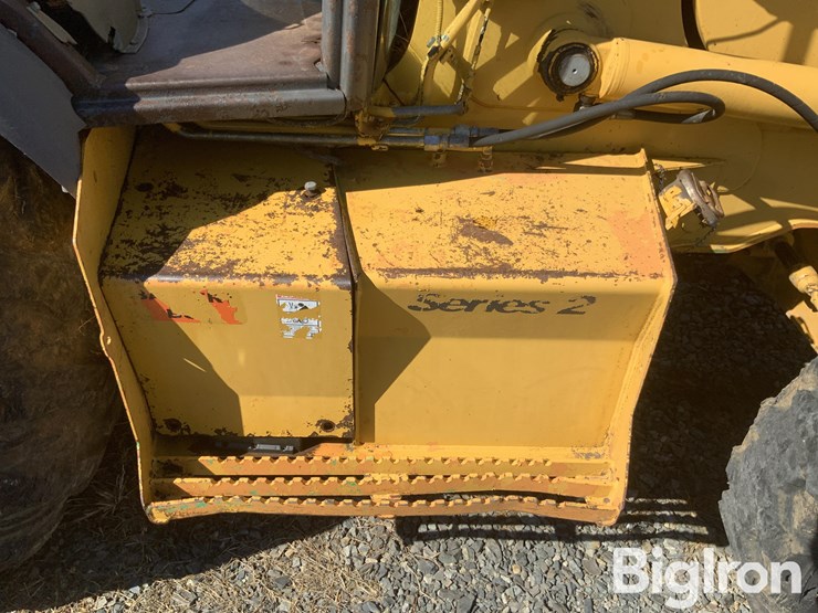 2006-case-580m-image-15