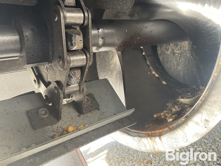 new-holland-cr8090-image-19