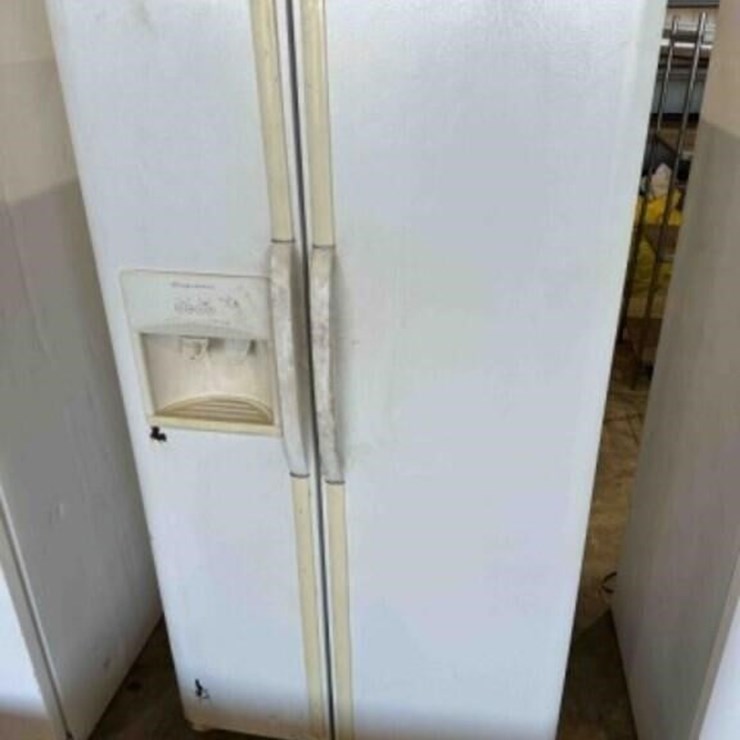 Frigidaire Side/Side Refrigerator/Freezer