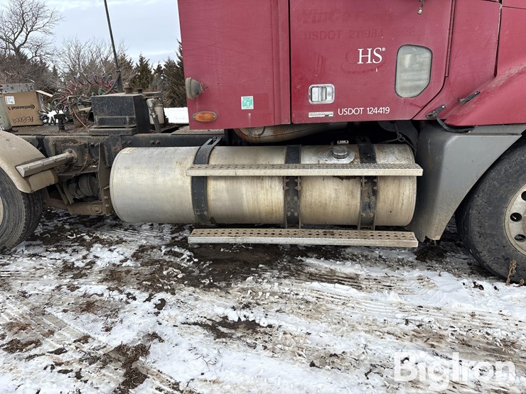 freightliner-columbia-120-image-14