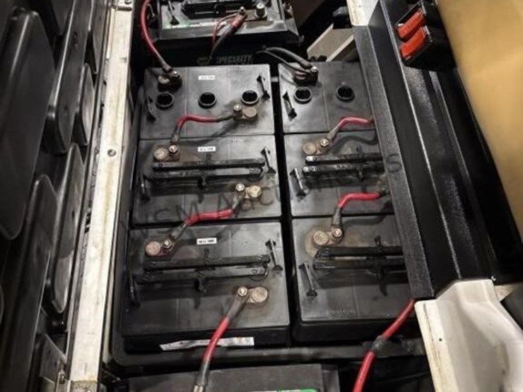 2011-star-48-2-r-golf-cart-image-11