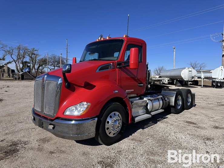 2019-kenworth-t680-image-1