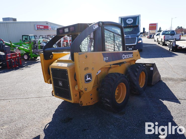 john-deere-317-image-5