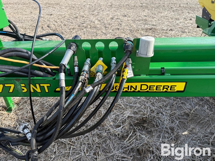 2019-john-deere-1775-image-16