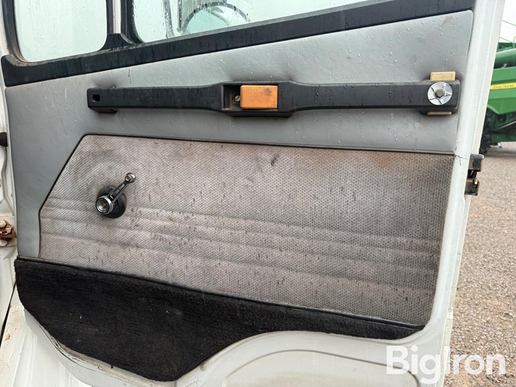 freightliner-fl60-image-20