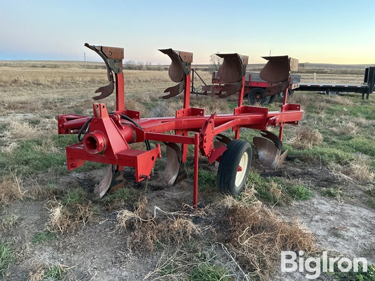 international-140-image-1