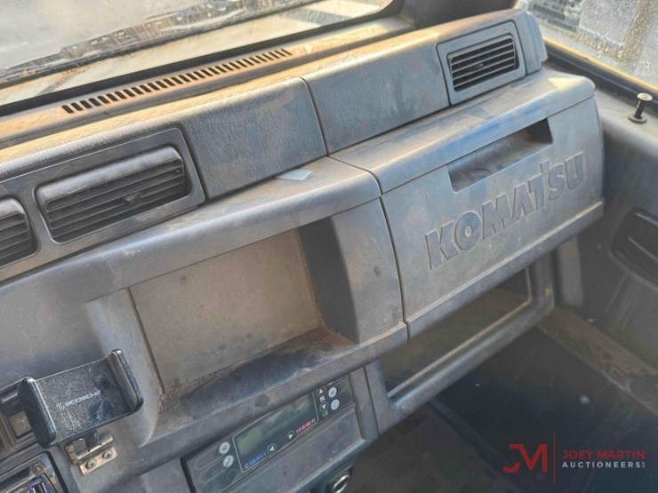 komatsu-hm300-2-image-17