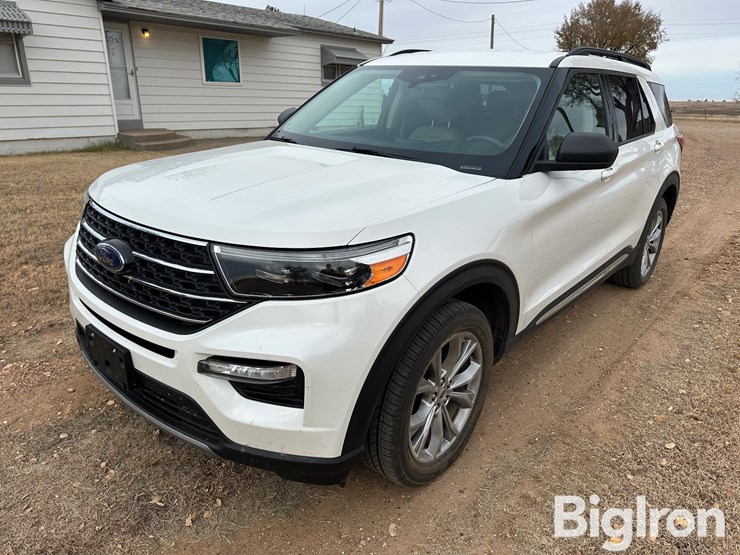 ford-explorer-xlt-image-1