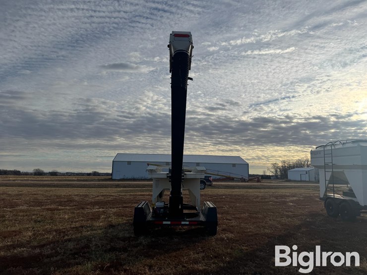 titan-trailer-image-7