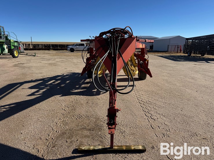 new-holland-216-image-2