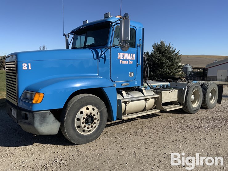 1998-freightliner-fld120-image-1