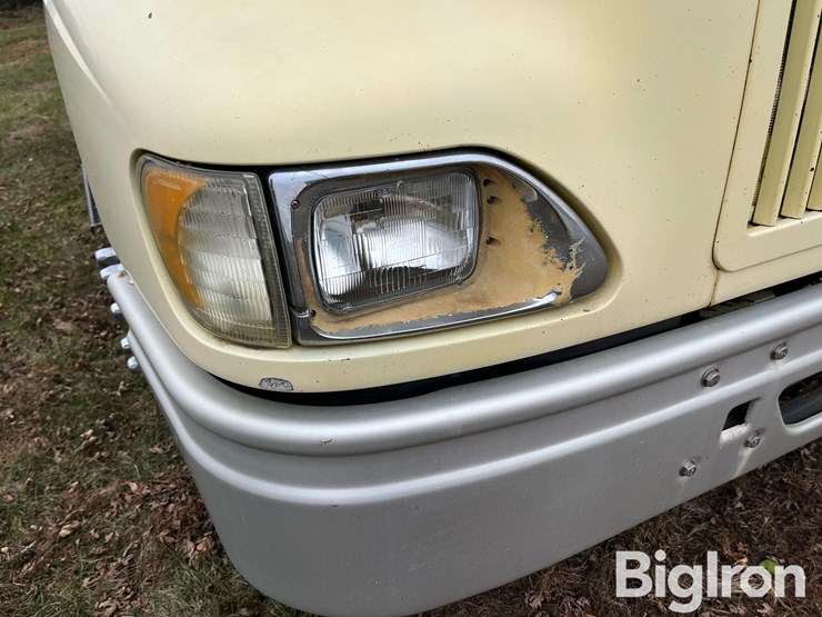 international-2001-image-15