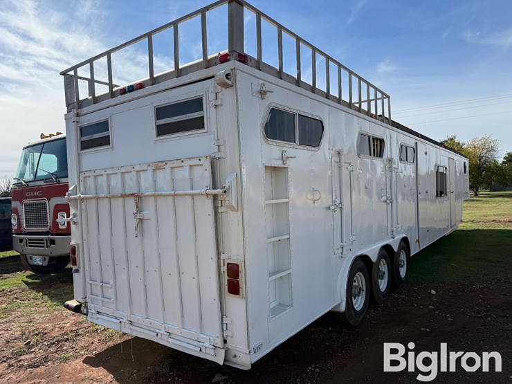 1979-44'-tri/a-aluminum-horse-trailer-w/living-quarters-image-5