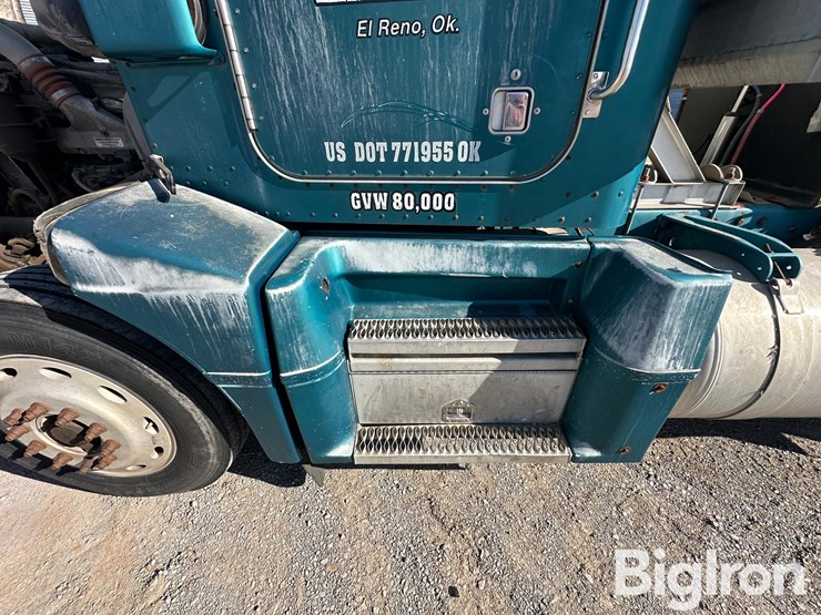 peterbilt-377-image-9