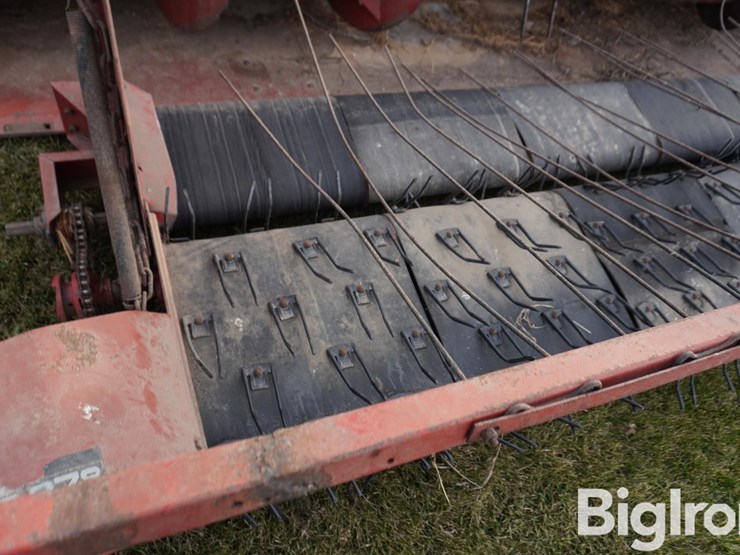 international-810-13-image-19