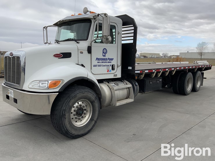 2018-peterbilt-348-image-1