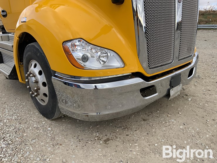 2021-kenworth-t680-image-10