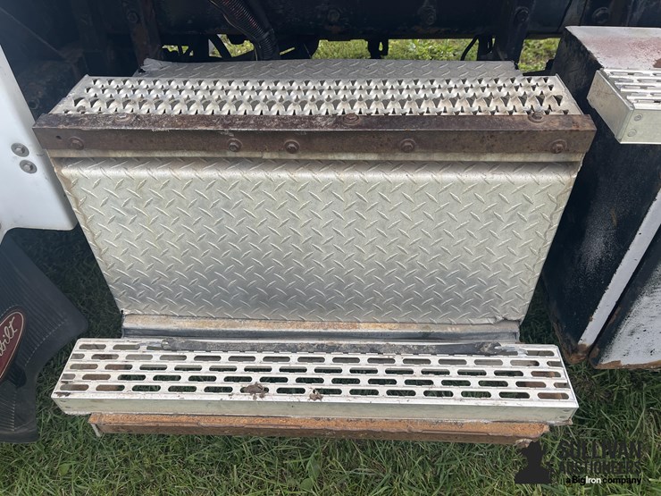 1998-peterbilt-378-image-14