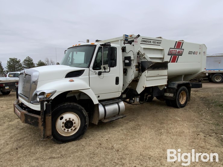 international-7400-image-1