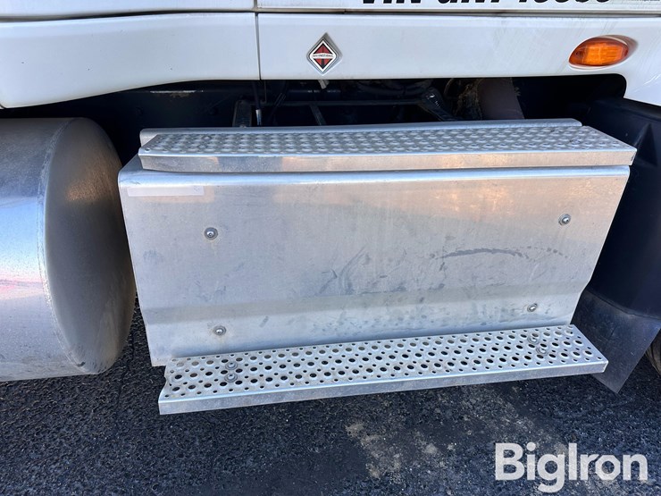 2016-international-prostar-image-9