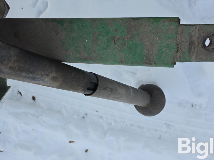 john-deere-300-image-16