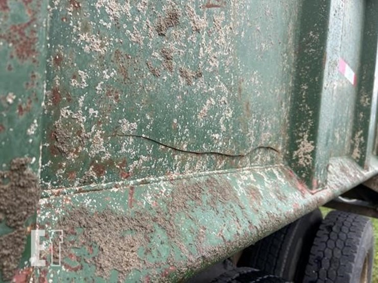 1997-ford-lt8000-image-19