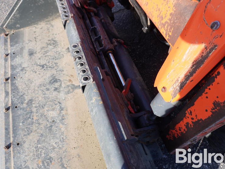 kubota-ssv65-image-13