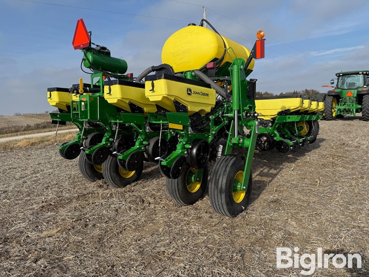 2019-john-deere-1775-image-5