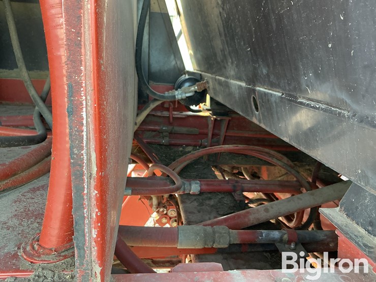 1992-hesston-8400-image-9