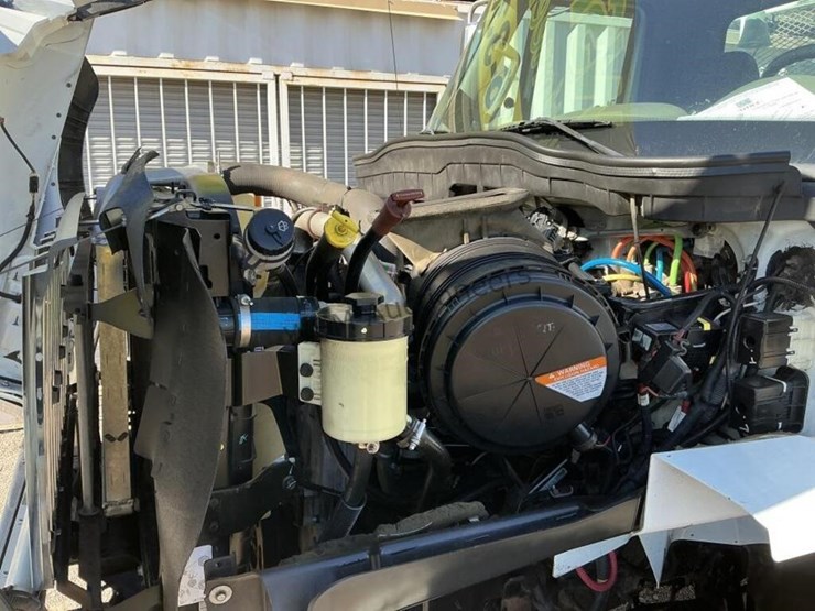 2015-international-7400-image-22