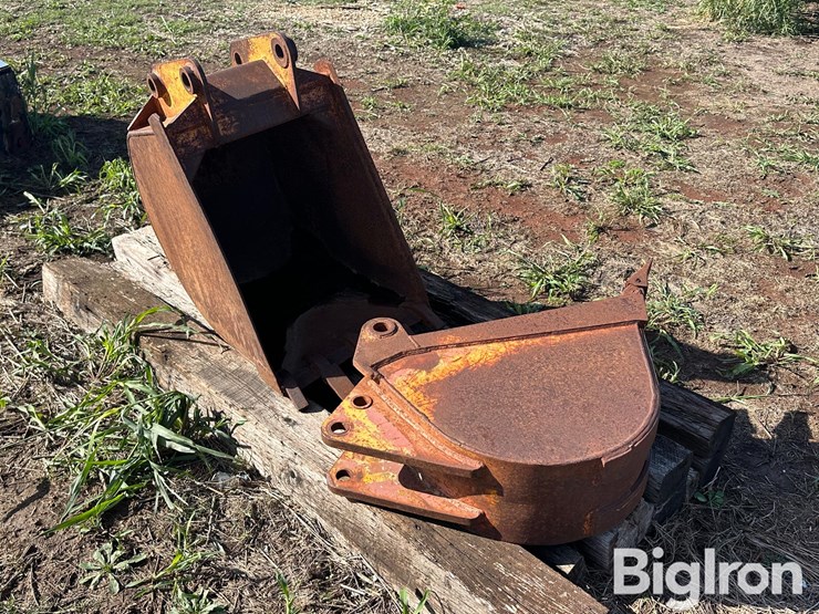 massey-ferguson-60-excavator/backhoe-buckets-image-3