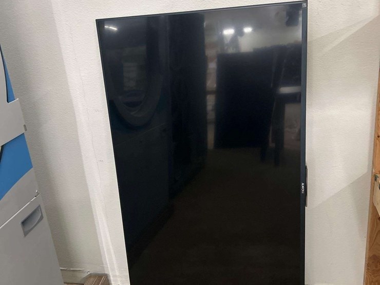 misc-televisions-and-computer-monitors-with-mounts-image-24