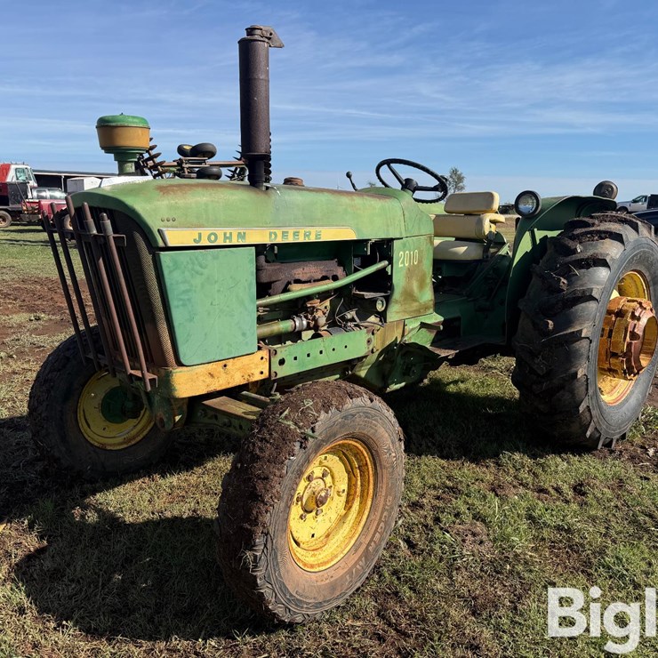 JOHN DEERE 2010