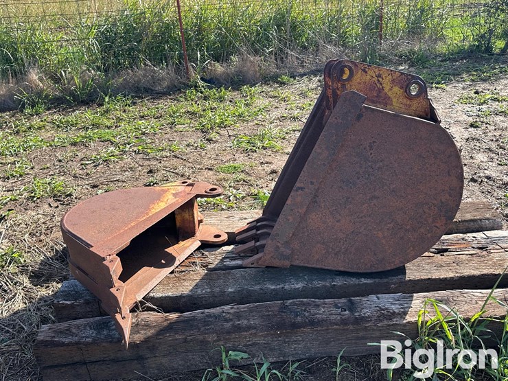 massey-ferguson-60-excavator/backhoe-buckets-image-8
