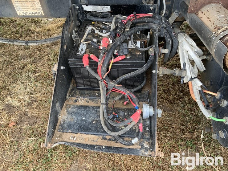 international-7400-image-15